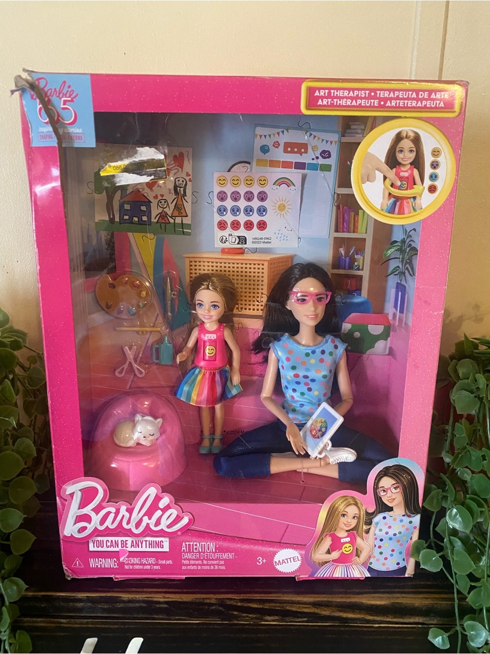 Barbie Art Therapist Doll Set - Pink & Multicolor Box Damage